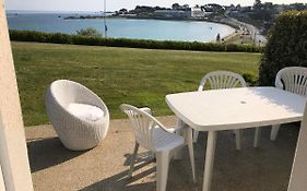 COTTAGE vue sur mer piscine